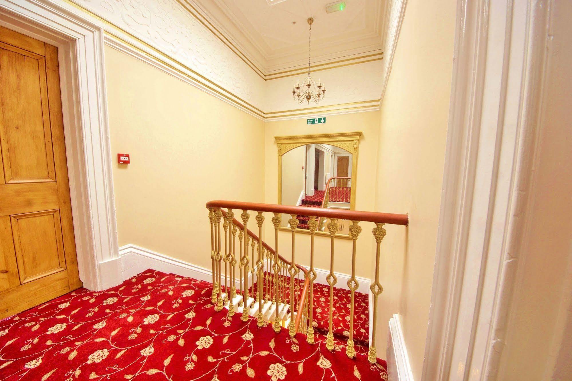 Edgerton Hotel هدرزفيلد المظهر الخارجي الصورة